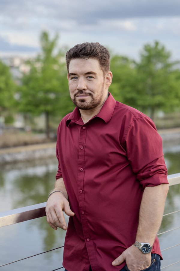 Dating Portrait example