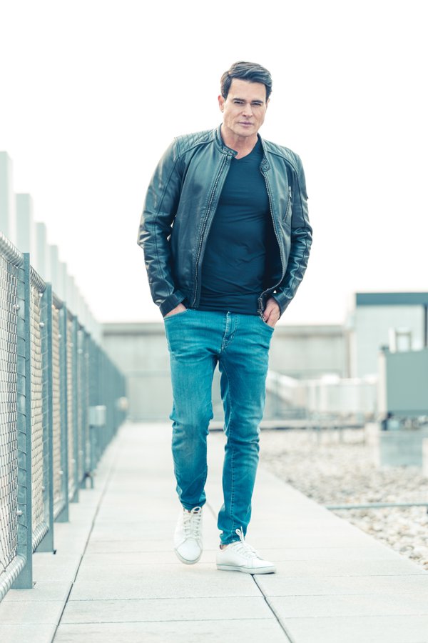 Dating Portrait example