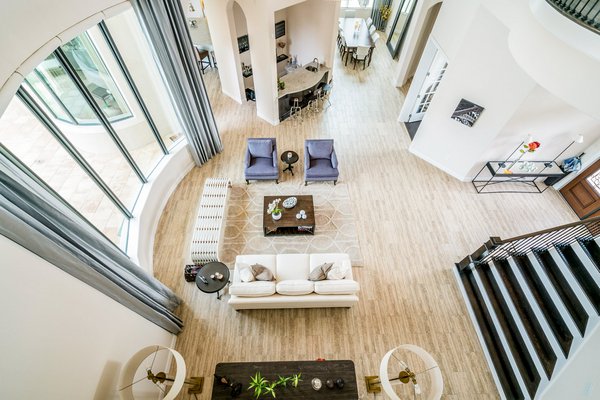 Real Estate featured sample  in Los Angeles