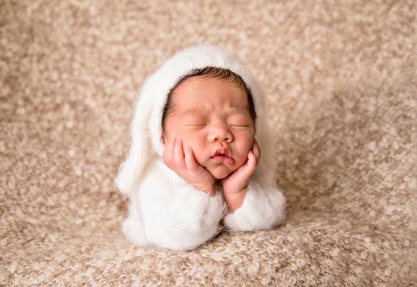 Newborn featured sample  in Berlin