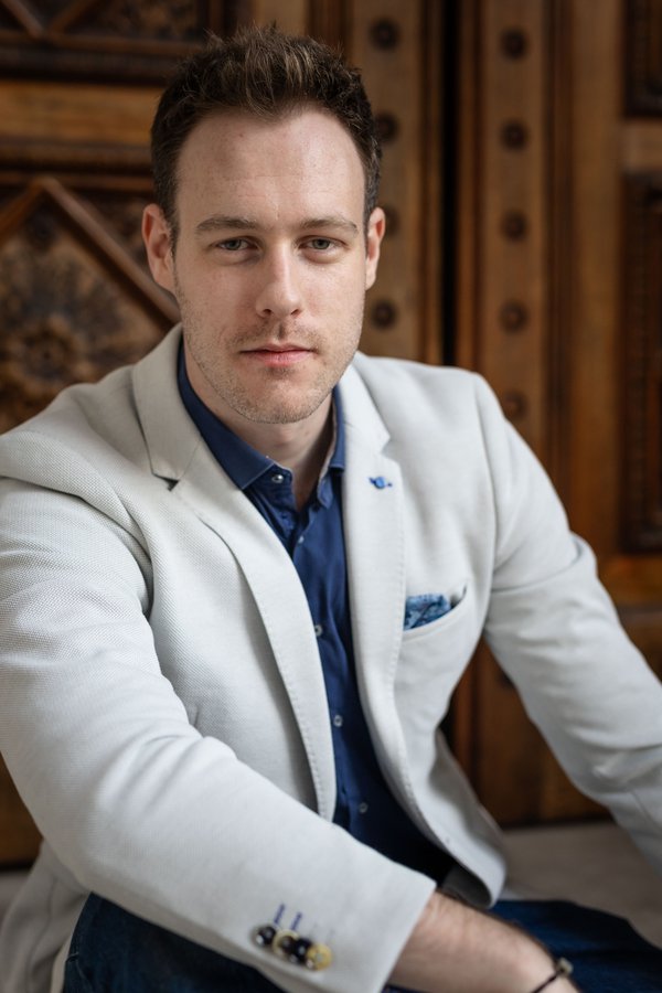 Dating Portrait example