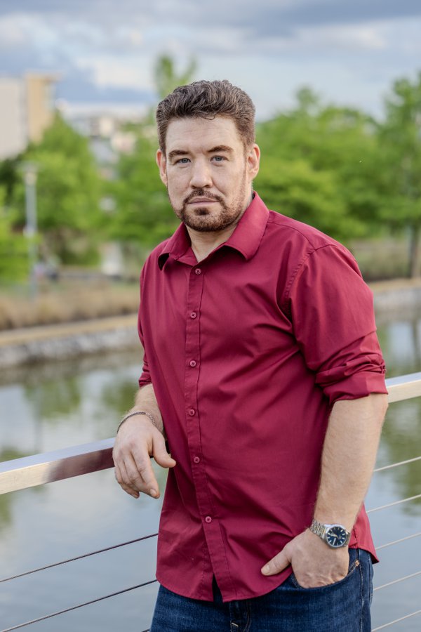 Dating Portrait example