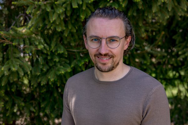 Dating Portrait example
