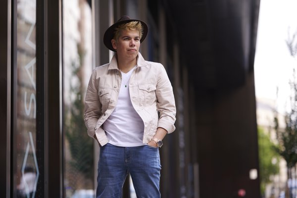 Dating Portrait example