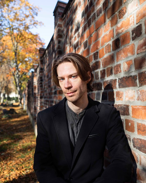 Dating Portrait example