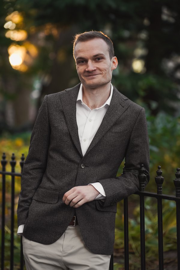 Dating Portrait example