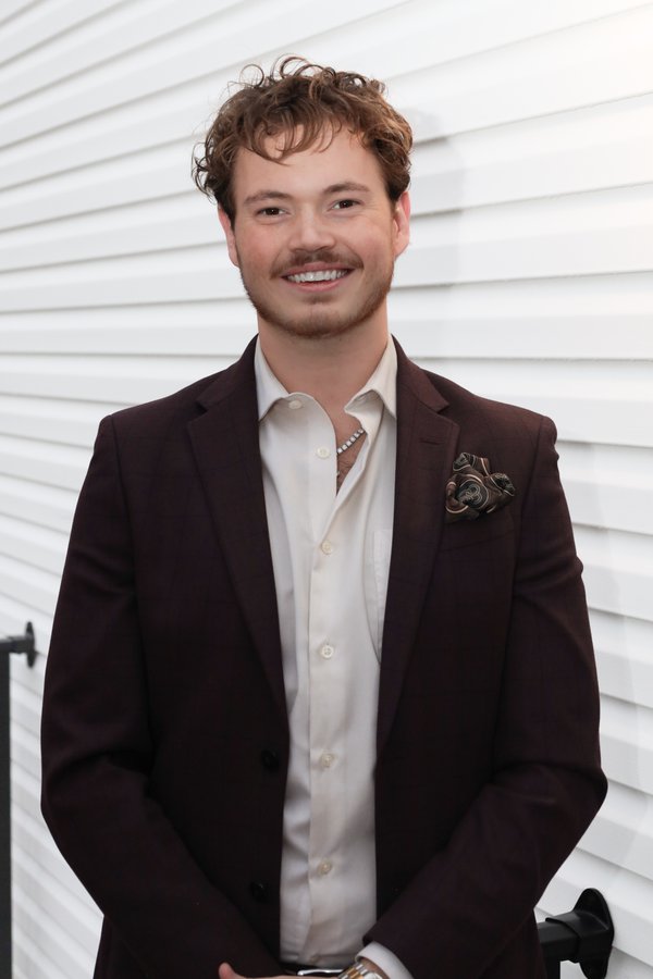 Dating Portrait example