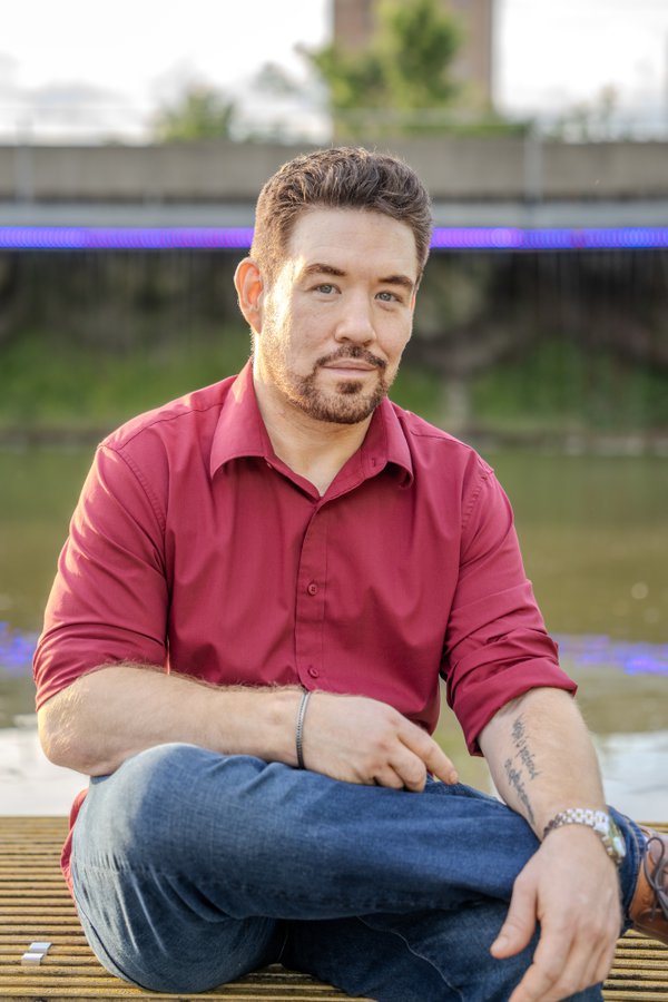 Dating Portrait example
