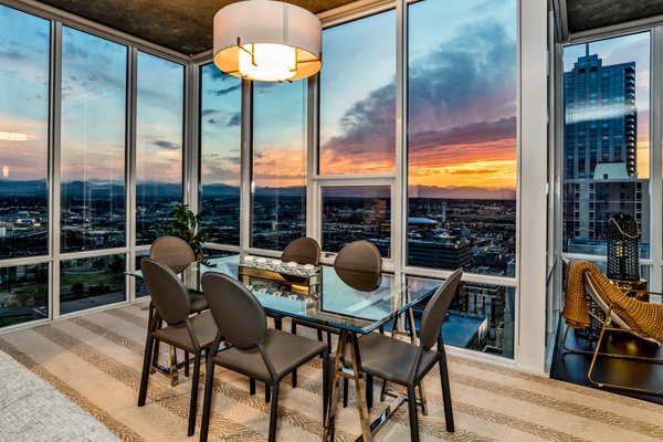 Real Estate featured sample  in Los Angeles
